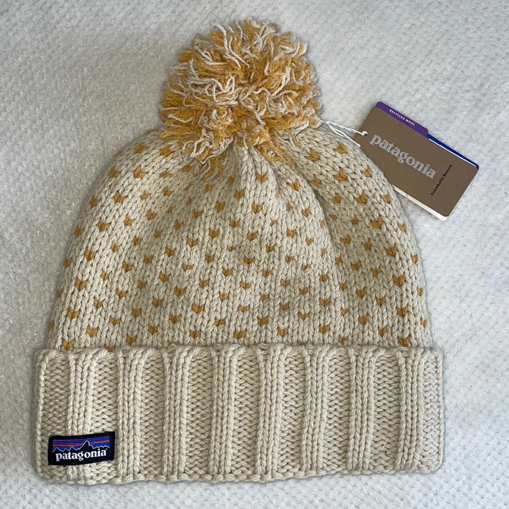 Patagonia womens snowbelle beanie nwt